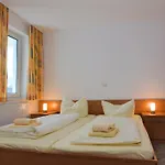 Magnificent In With Balcony 아파트 *