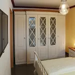 Magnificent In With Balcony 아파트 *