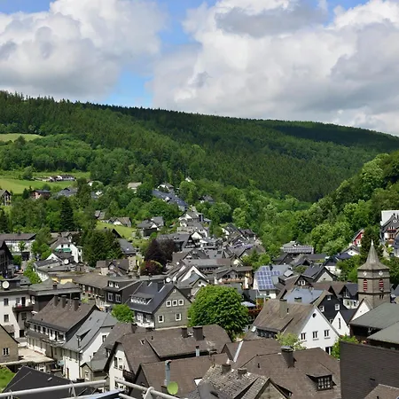 Magnificent In With Balcony Appartement *