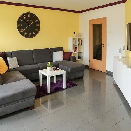 شقة Magnificent In With Balcony